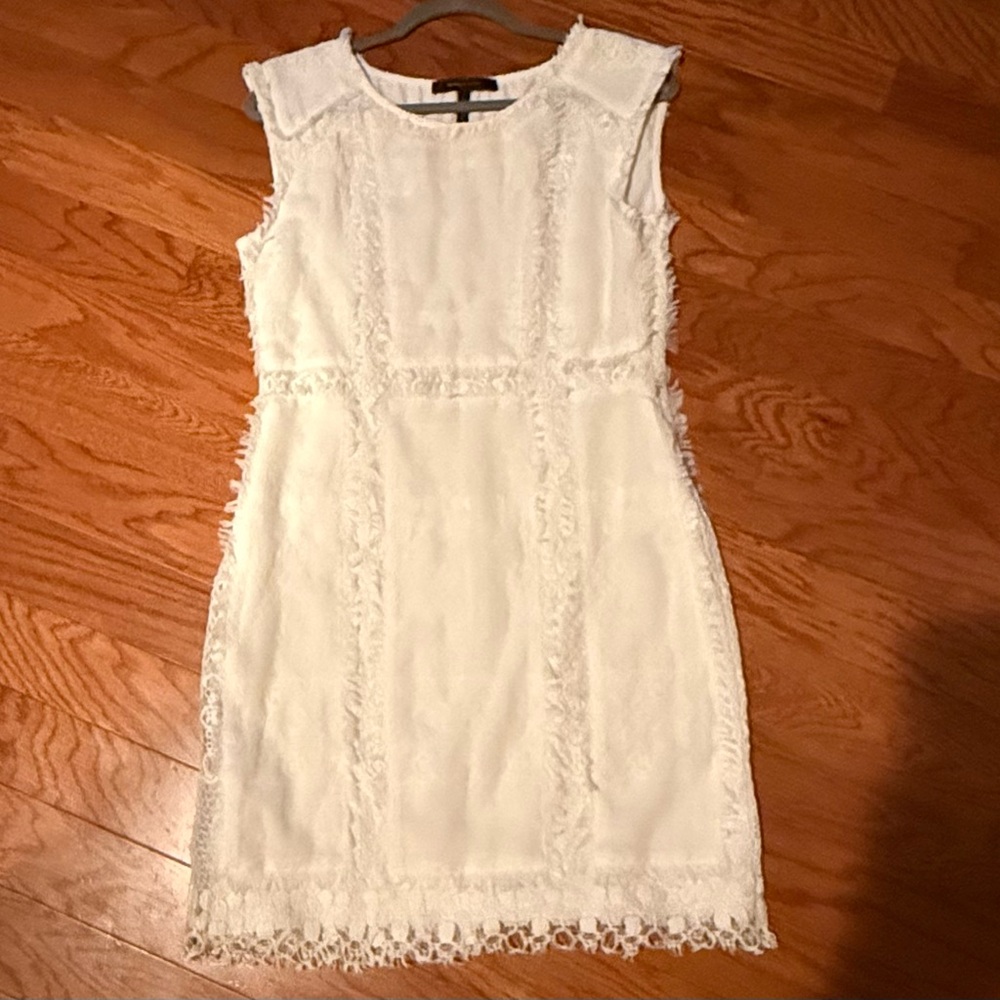 Elegant White Sleeveless Dress